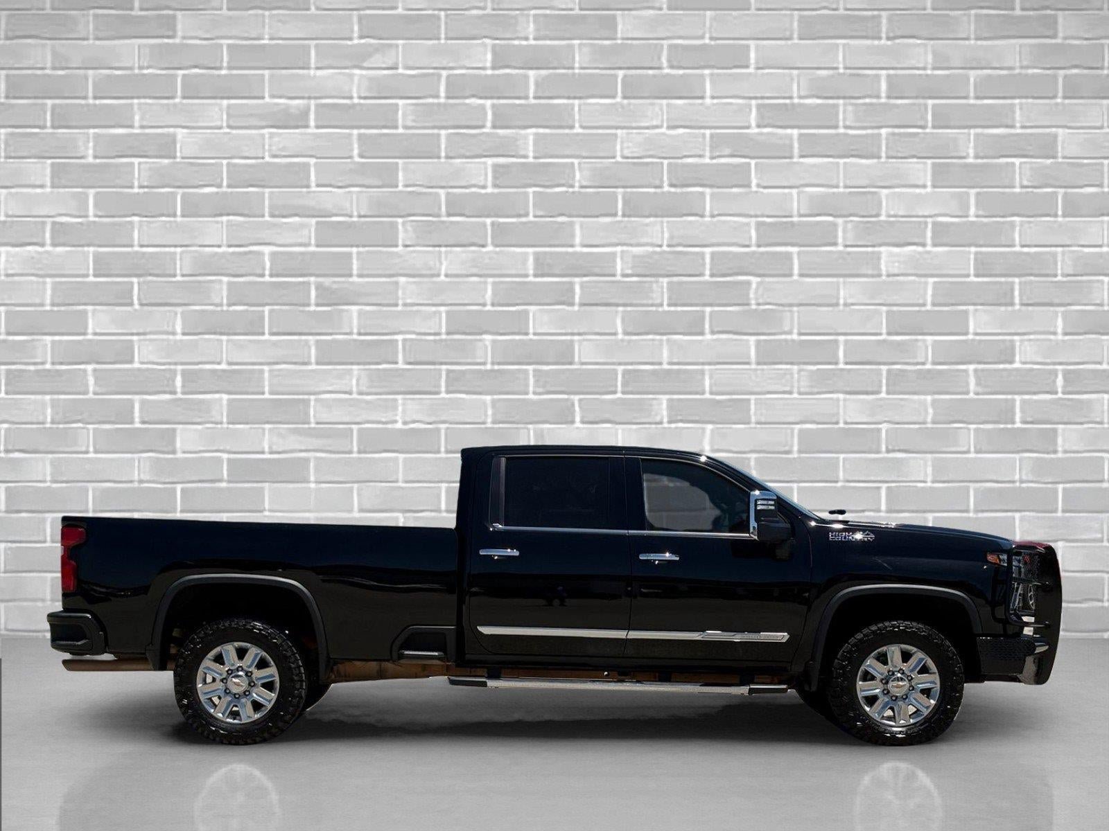 Used 2024 Chevrolet Silverado 3500 High Country AWD/4WD image 4