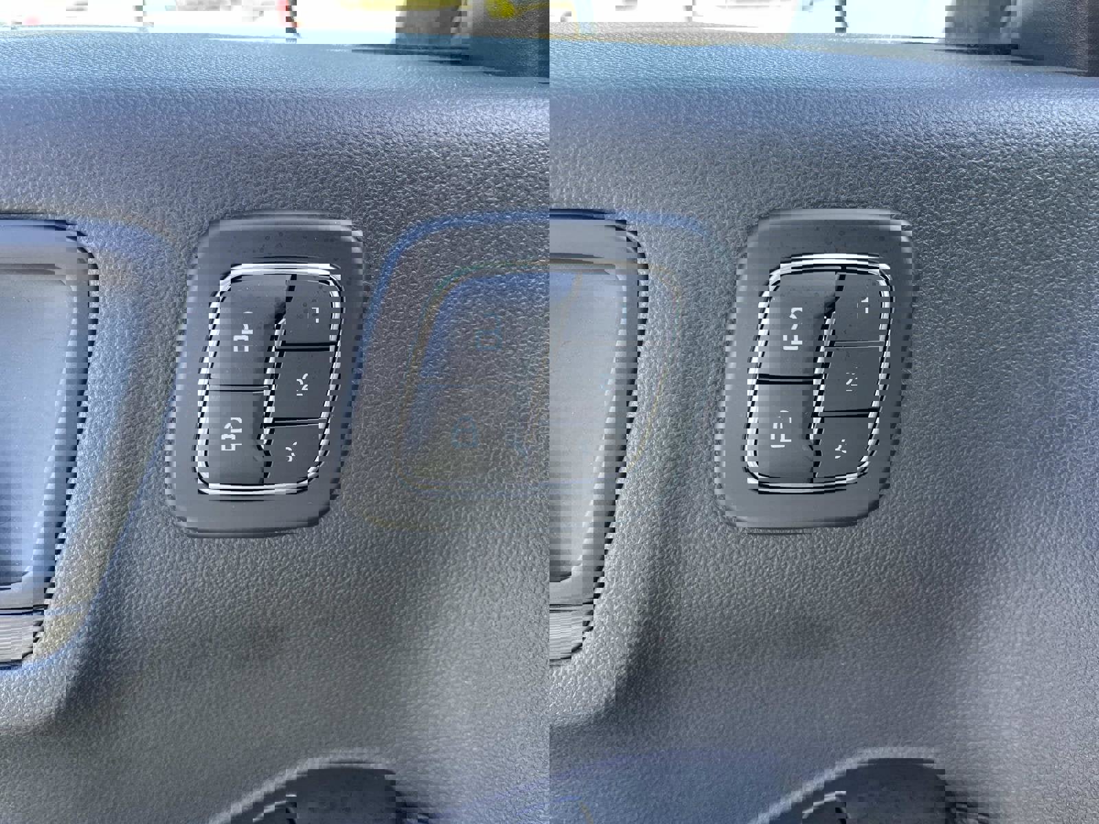 Certified 2025 Ford Escape Platinum w/ Premium Technology Package image 17