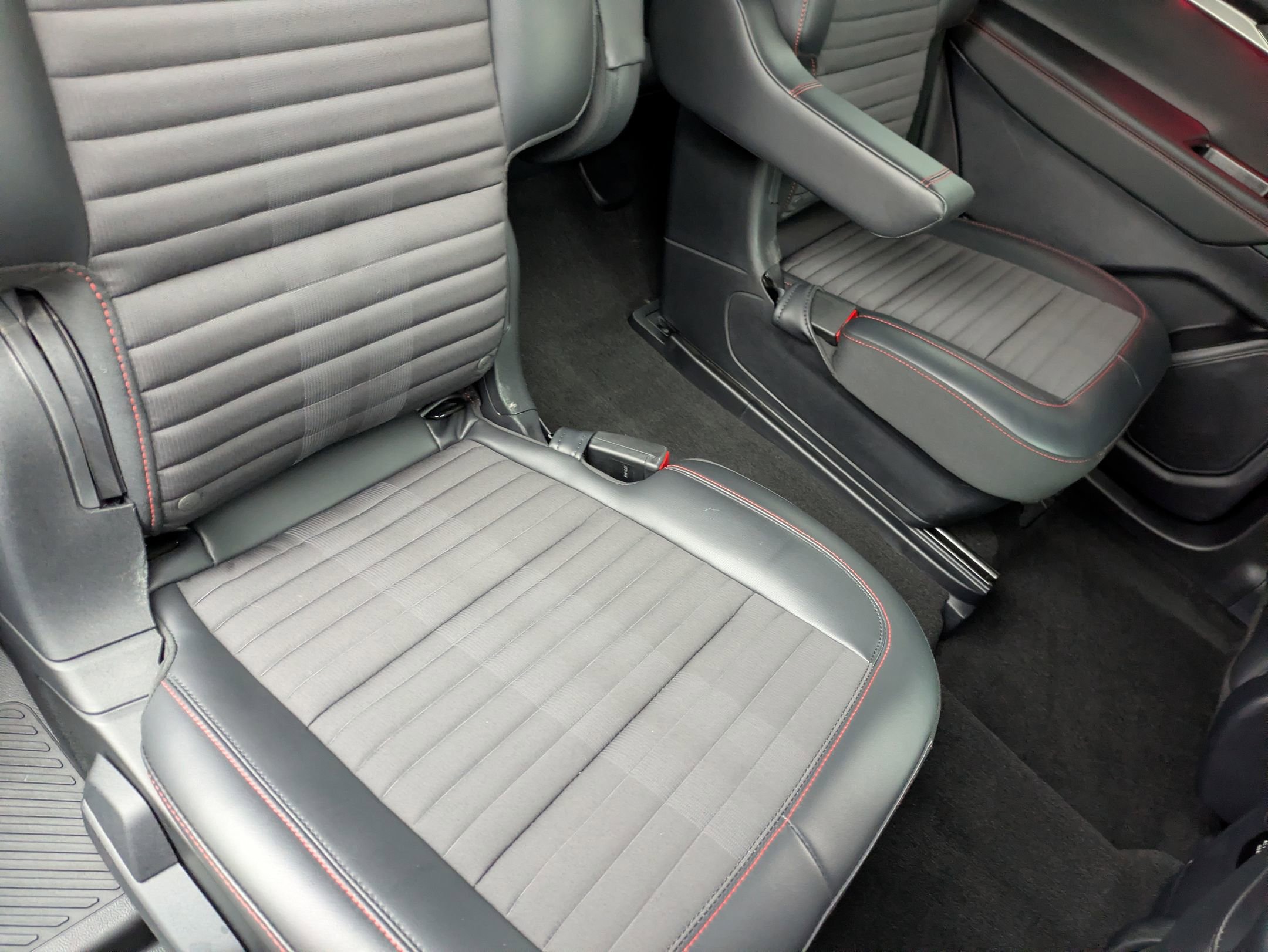 Certified 2025 Ford Explorer ST-Line w/ Premium Package image 36