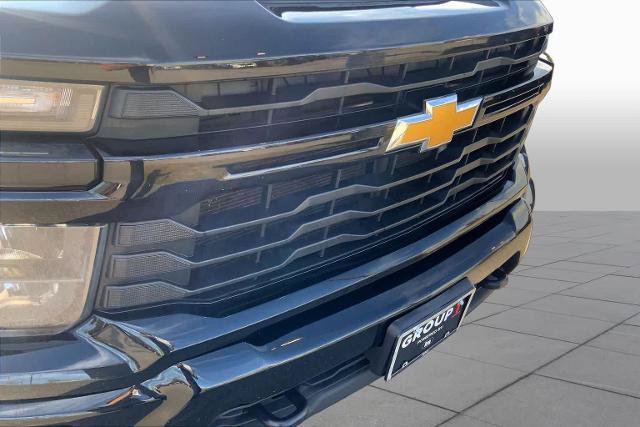 Used 2024 Chevrolet Silverado 2500 Custom w/ Custom Value Package AWD/4WD image 32