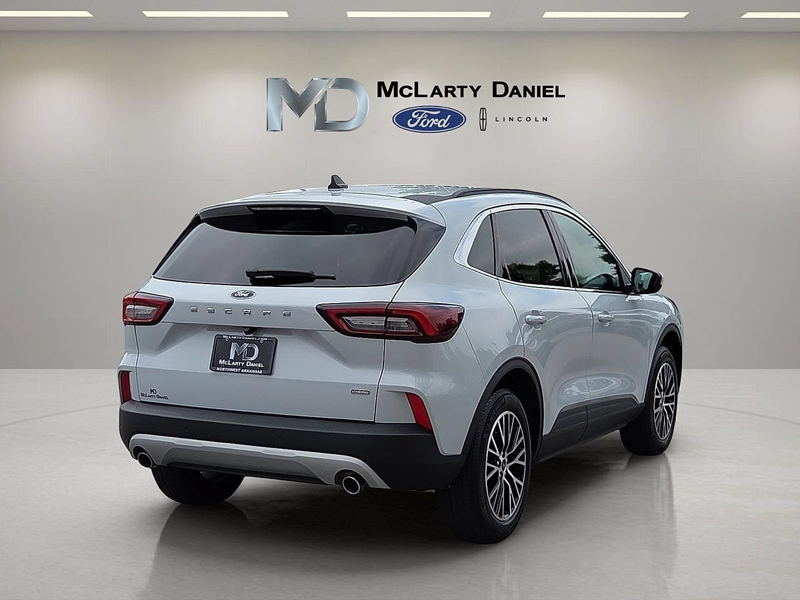 Certified 2025 Ford Escape SE FWD image 5