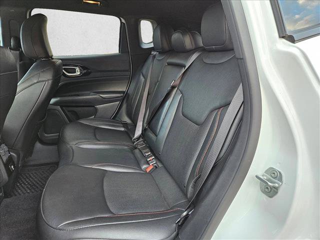Used 2025 Jeep Compass Trailhawk AWD/4WD image 16