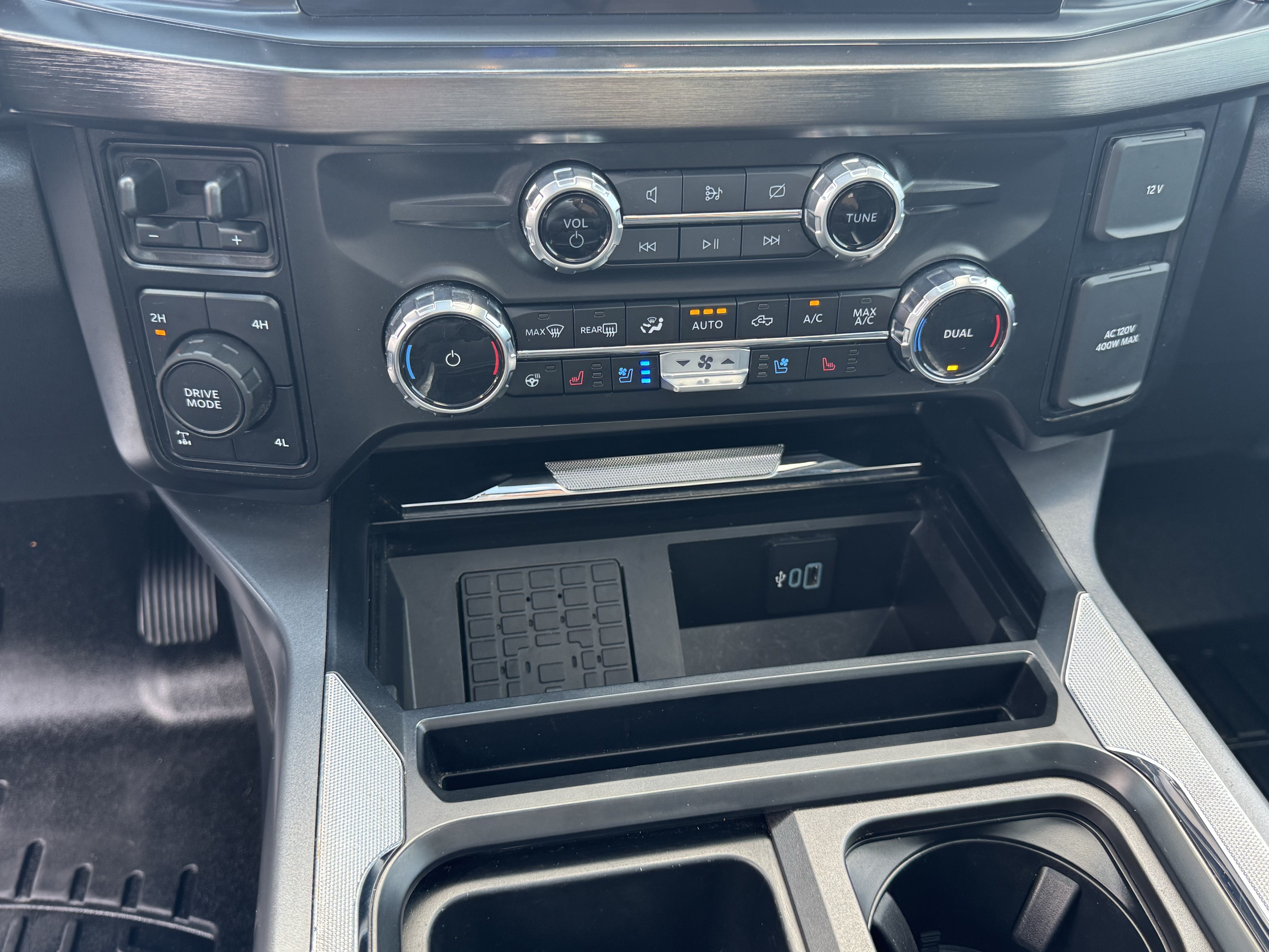 Certified 2024 Ford F250 Lariat w/ Sport Appearance Package AWD/4WD image 33