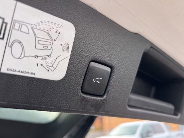 Certified 2020 Ford Escape Titanium image 25