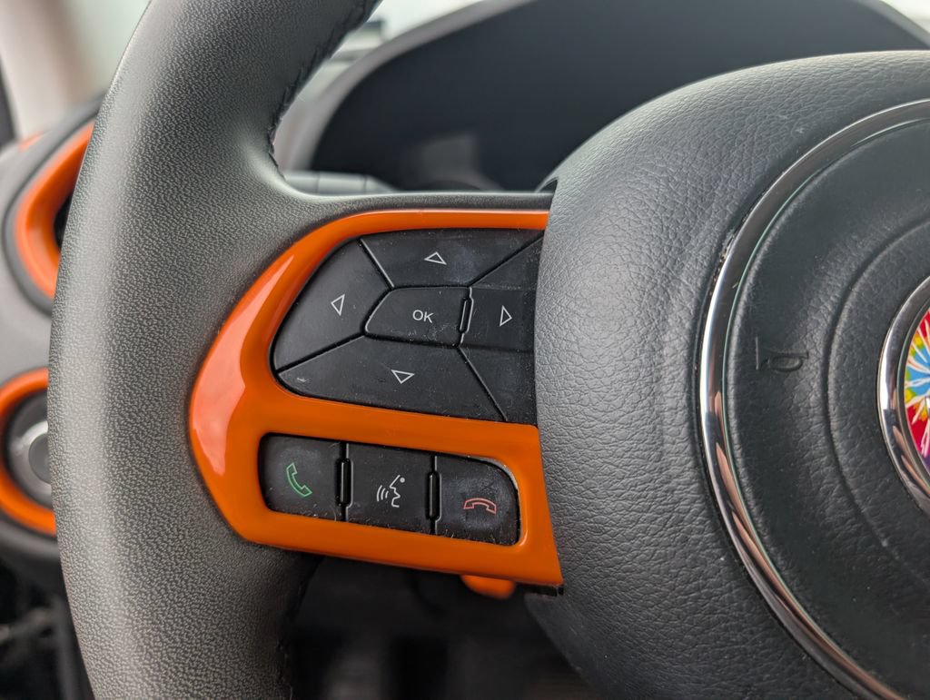 Used 2020 Jeep Renegade Latitude FWD image 12