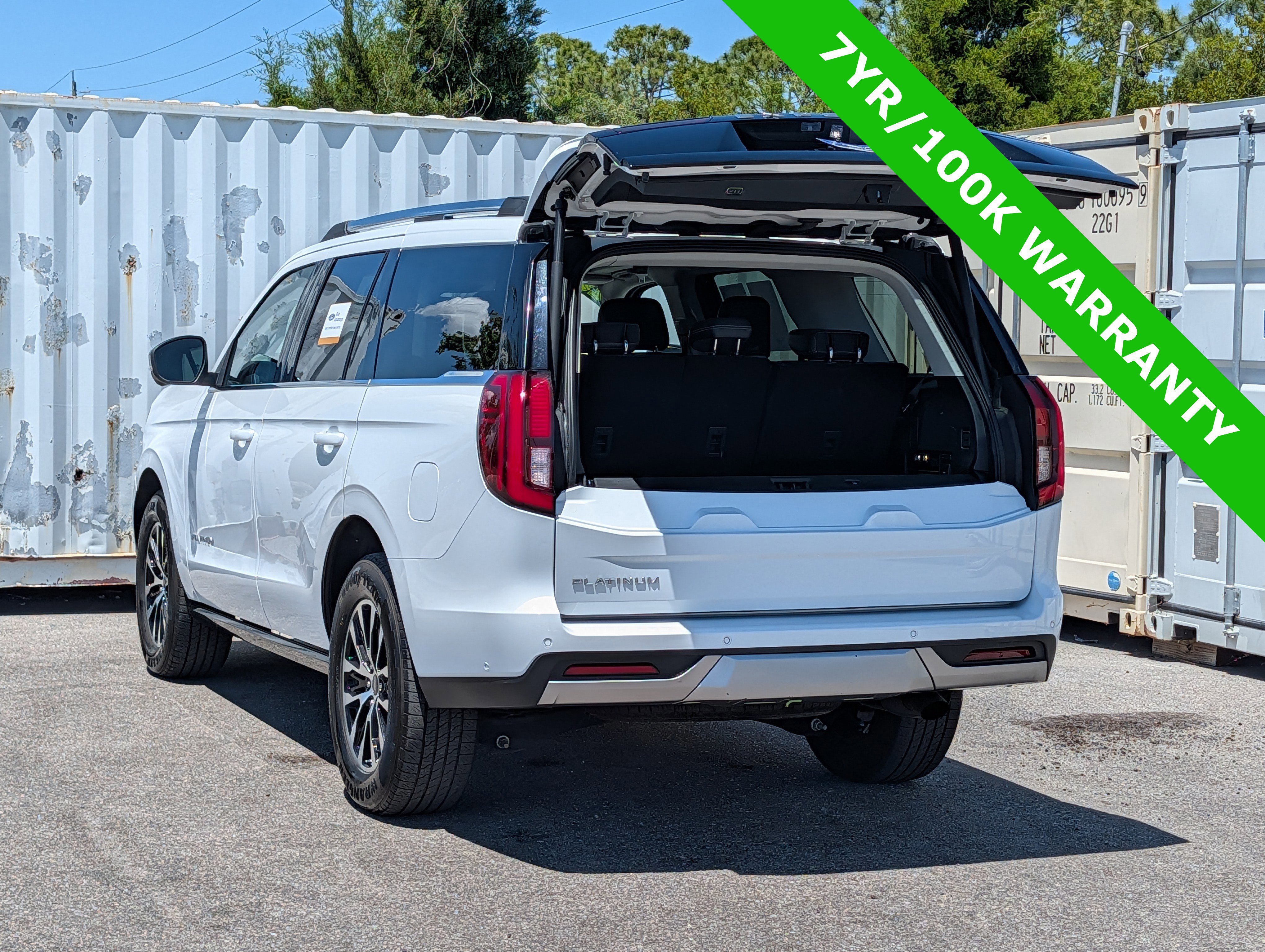 Certified 2025 Ford Expedition Platinum AWD/4WD image 3
