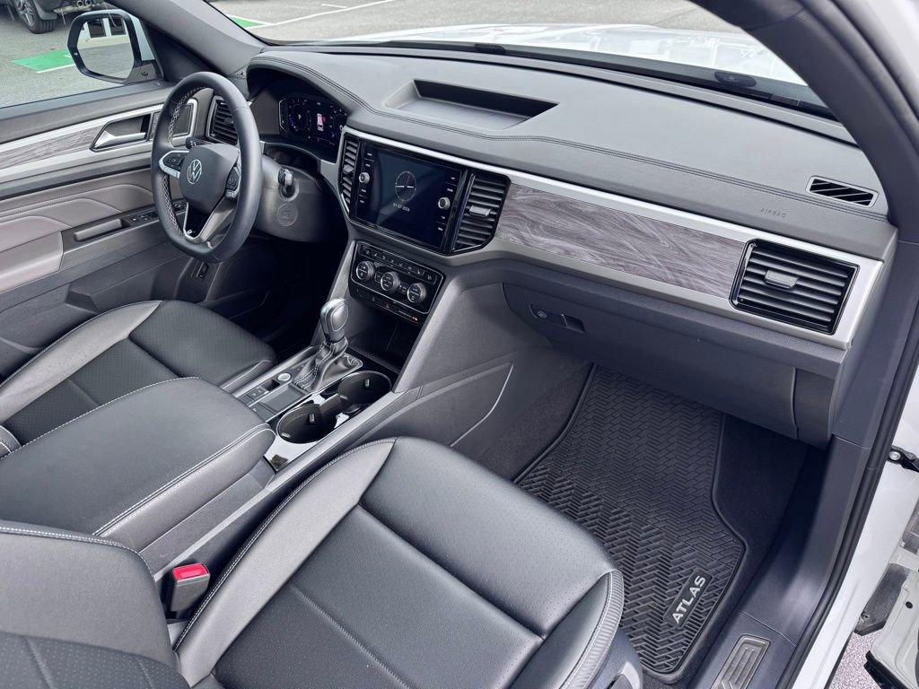 Used 2023 Volkswagen Atlas Cross Sport SE w/ Panoramic Sunroof Package image 20