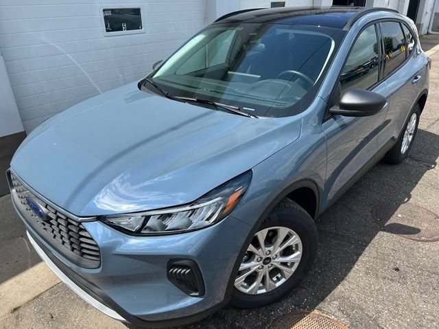 Certified 2026 Ford Escape Active w/ Tech Pack #1 AWD/4WD image 1