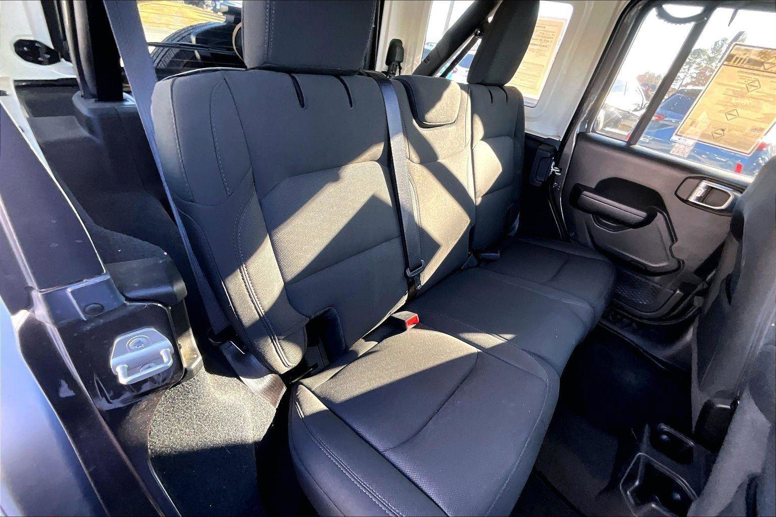 Used 2022 Jeep Wrangler Unlimited Sport image 26