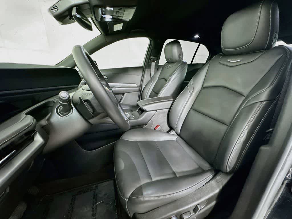 Used 2025 Cadillac XT4 Premium Luxury FWD image 12