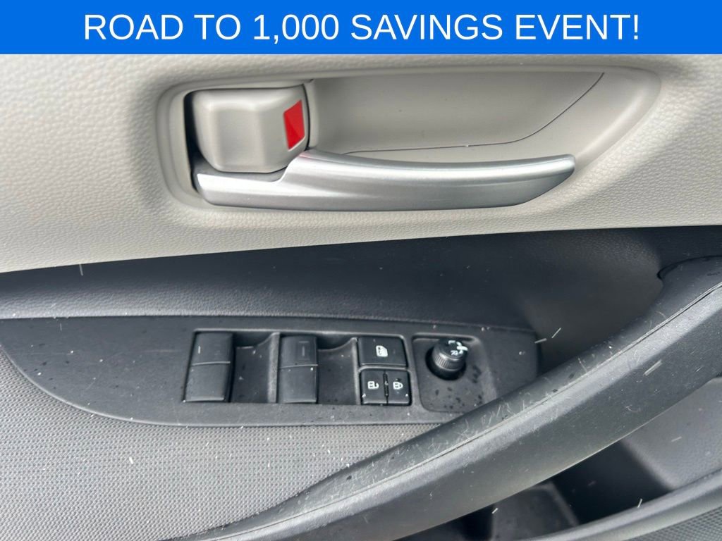 Used 2020 Toyota Corolla LE image 12