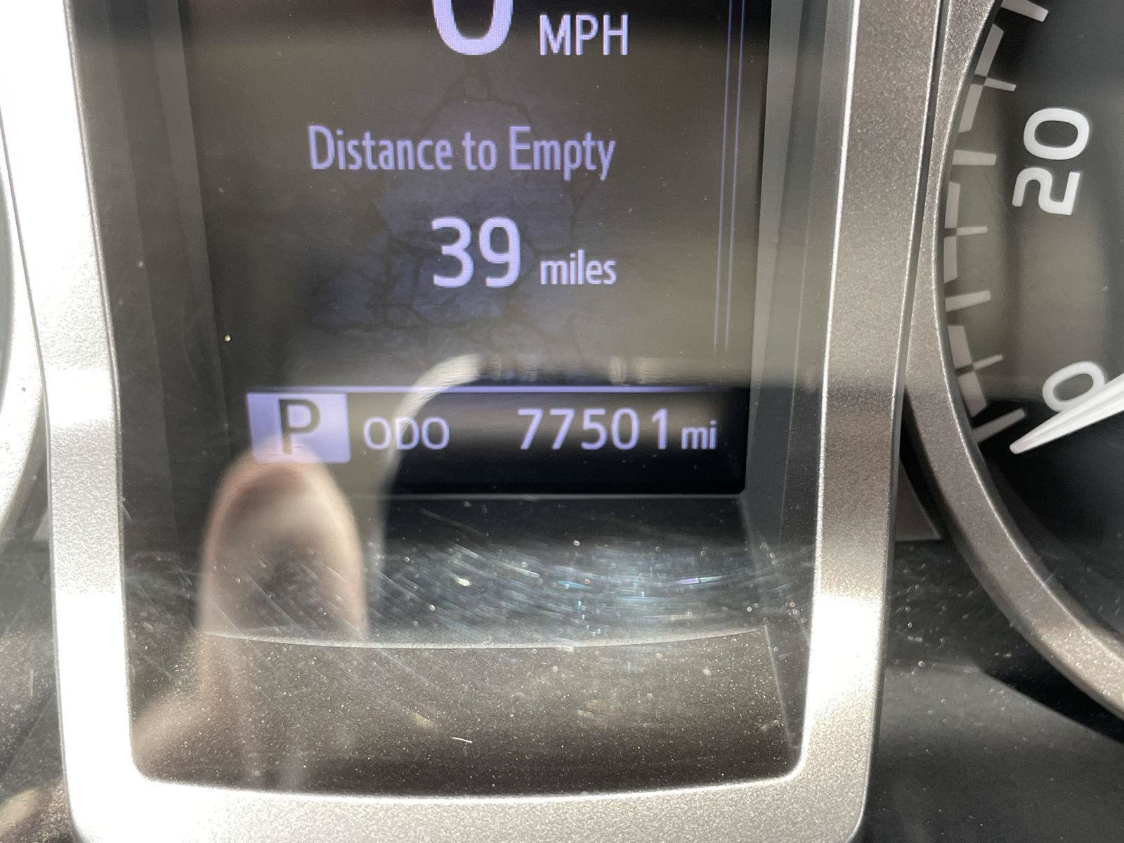Used 2020 Toyota Tacoma SR5 AWD/4WD image 3