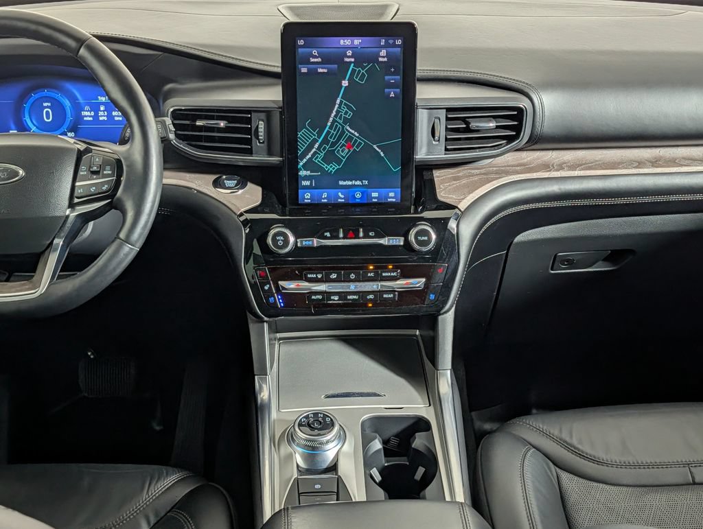 Certified 2023 Ford Explorer Platinum w/ Technology Package AWD/4WD image 17