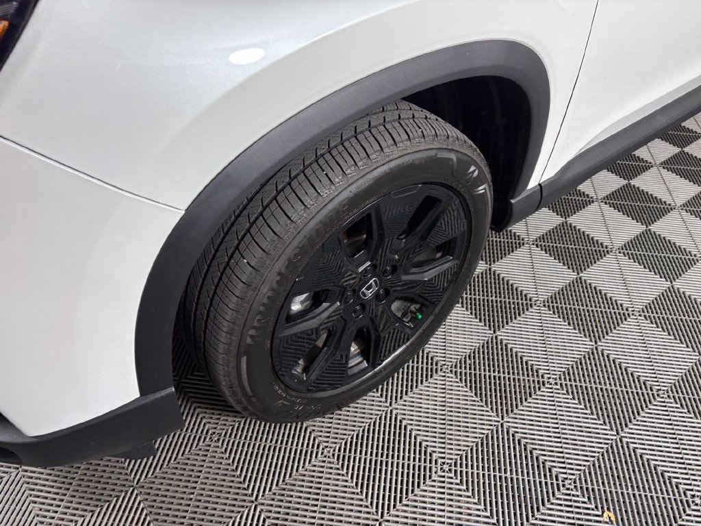 Used 2026 Honda Pilot Black Edition image 9