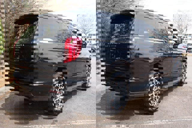 Certified 2025 Ford Expedition Active image 5