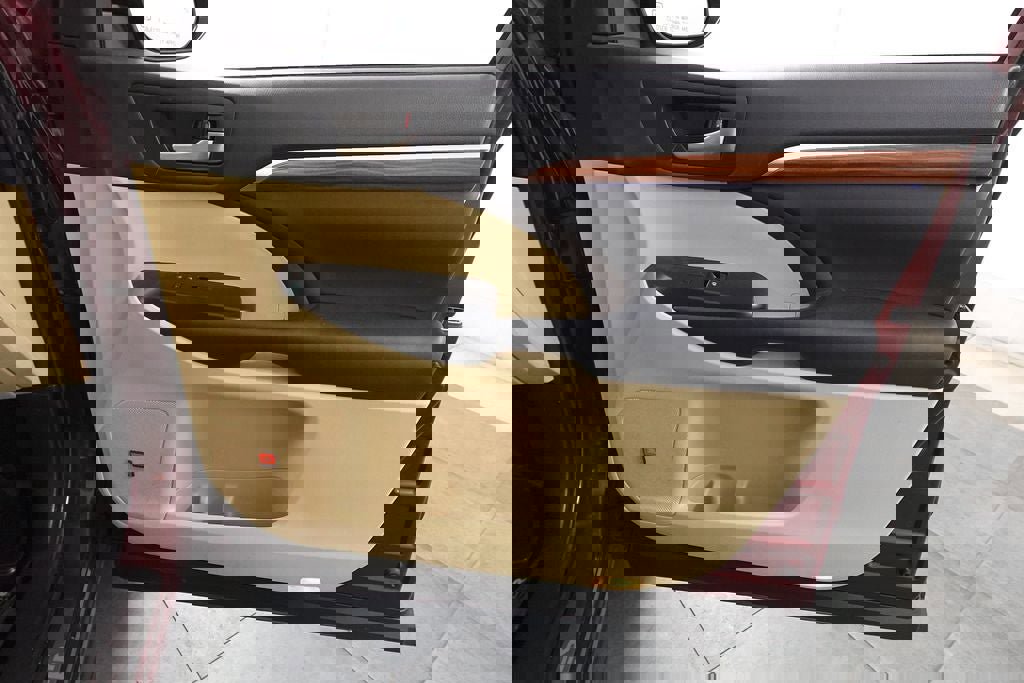 Used 2018 Toyota Highlander Limited Platinum w/ Carpet Mat Package (TMS) image 33