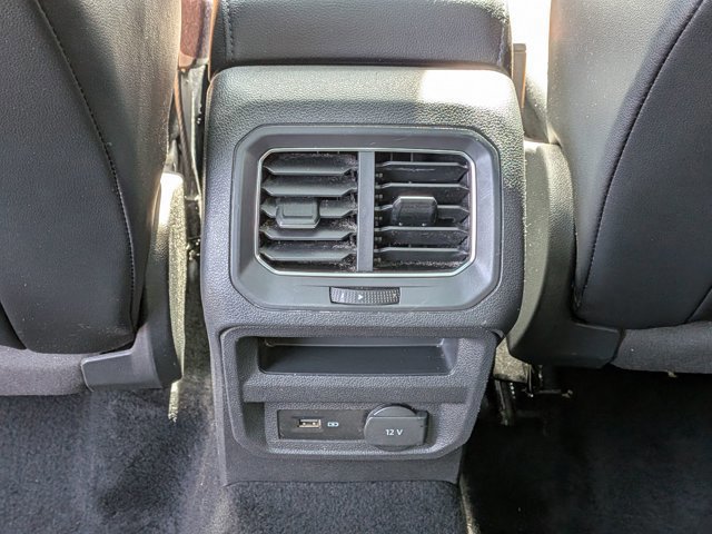 Used 2018 Volkswagen Tiguan SEL w/ R-Line Package image 32