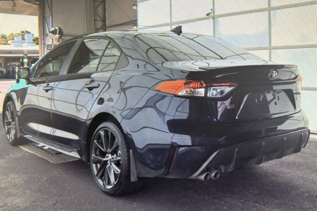 Used 2025 Toyota Corolla SE image 2