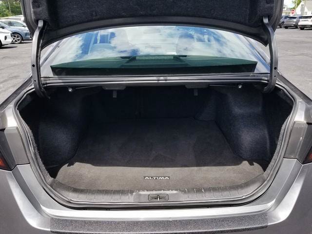 Used 2024 Nissan Altima 2.5 SV FWD image 7
