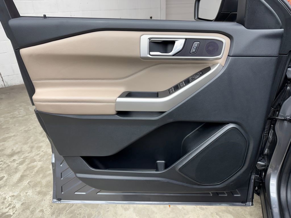 Certified 2023 Ford Explorer XLT AWD/4WD image 9