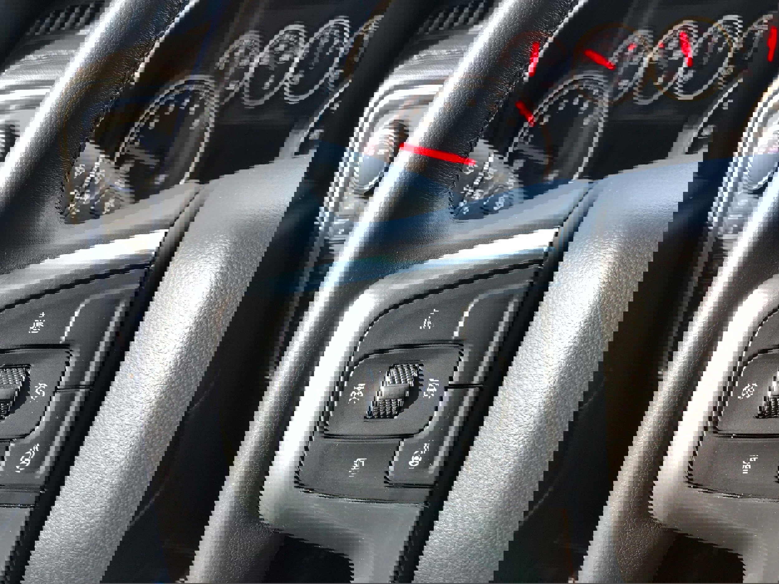 Used 2021 Chevrolet Silverado 1500 LT Trail Boss w/ Convenience Package II image 16