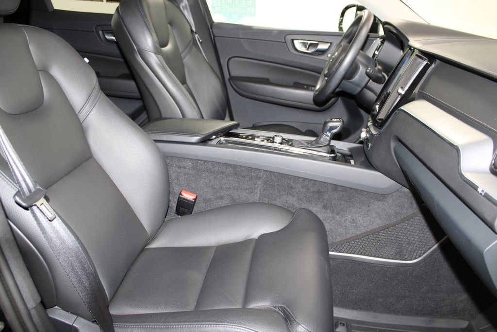 Used 2019 Volvo XC60 T5 Inscription w/ Protection Package Premier FWD image 28
