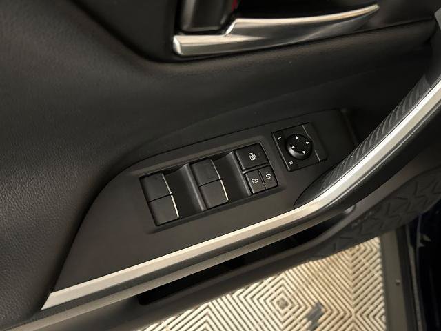 Used 2019 Toyota RAV4 XSE w/ XSE Weather Package AWD/4WD image 17