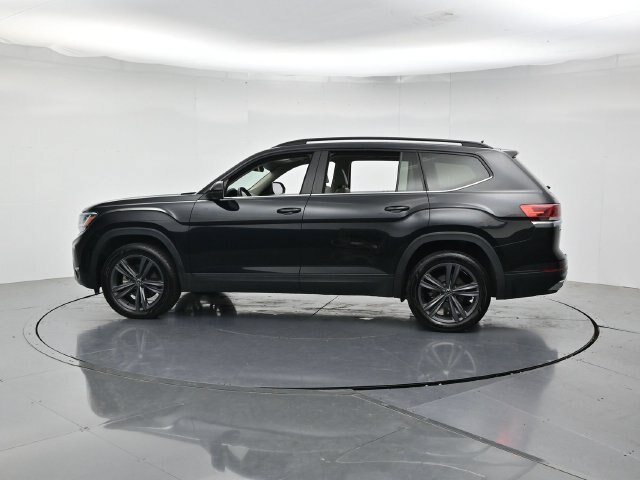Used 2023 Volkswagen Atlas SE w/ Panoramic Sunroof Package FWD image 7
