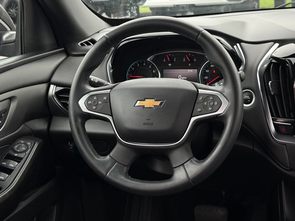 Used 2023 Chevrolet Traverse LT AWD/4WD image 6