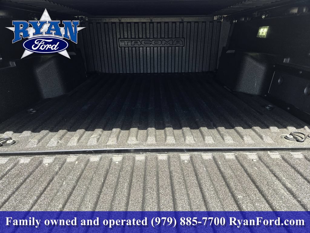 Used 2024 Toyota Tacoma Limited AWD/4WD image 23