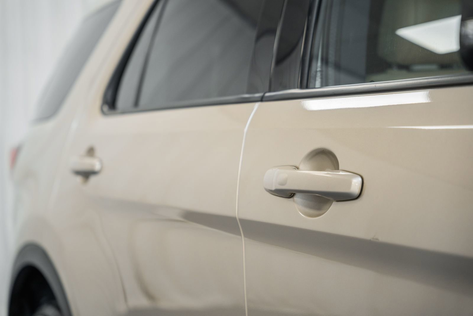 Certified 2017 Ford Explorer XLT w/ Equipment Group 202A image 9