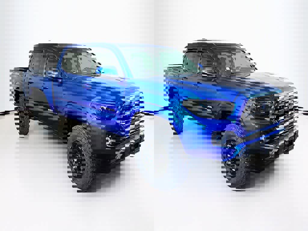 Used 2018 Toyota Tacoma SR5 RWD image 7