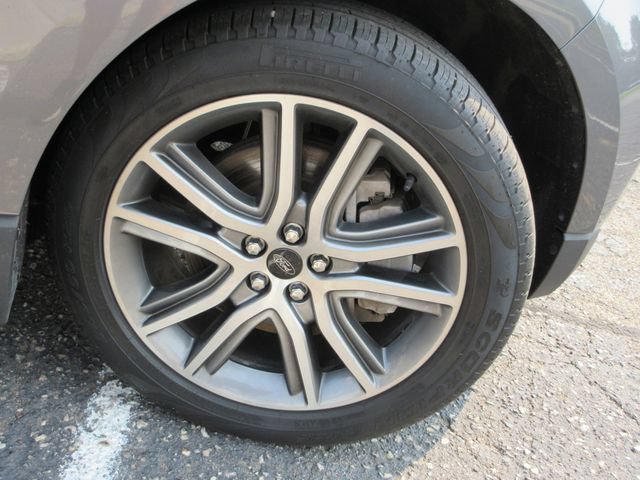 Certified 2023 Ford Edge Titanium AWD/4WD image 31