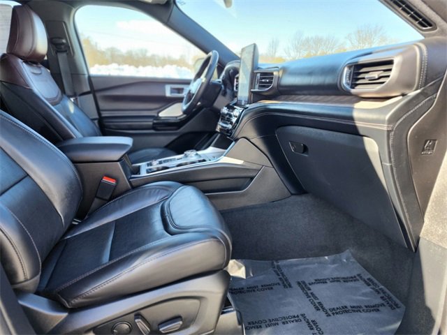 Certified 2022 Ford Explorer Platinum w/ Equipment Group 601A image 11