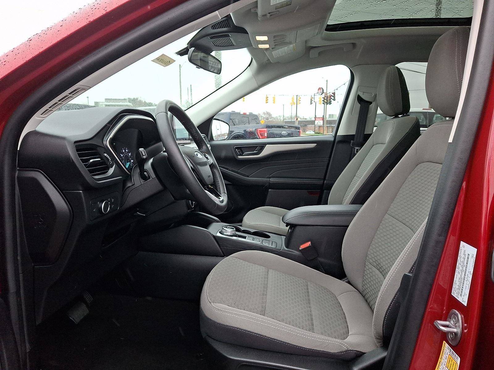 Certified 2022 Ford Escape SE w/ SE Sport Appearance Package image 10