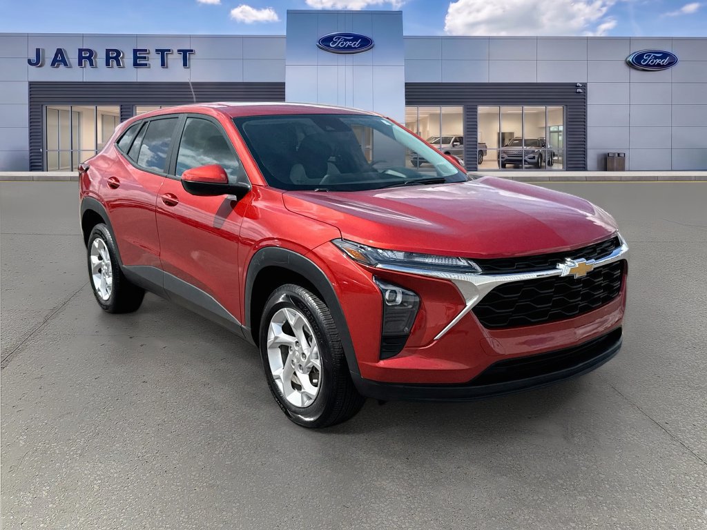 Used 2024 Chevrolet Trax LS w/ LS Convenience Package