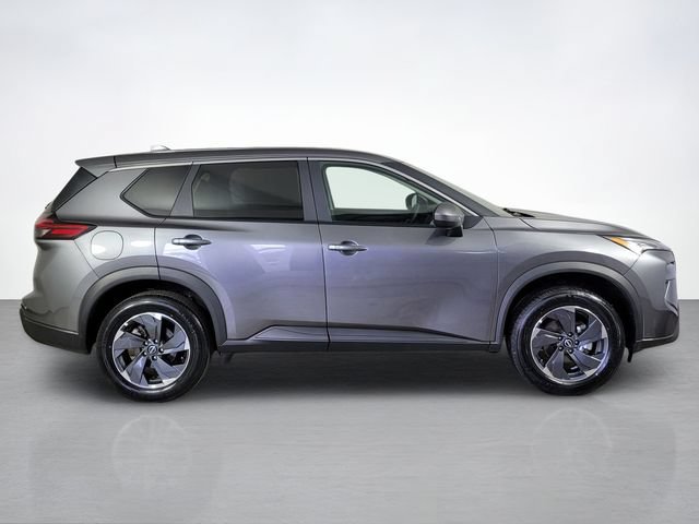 Used 2026 Nissan Rogue SV FWD image 2