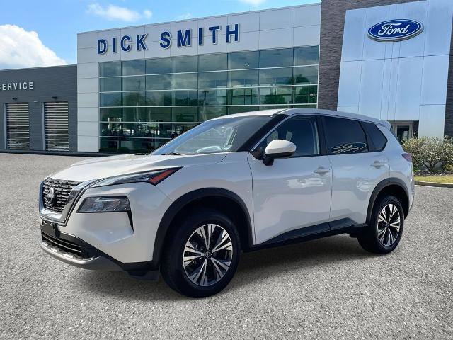 Used 2023 Nissan Rogue SV image 3