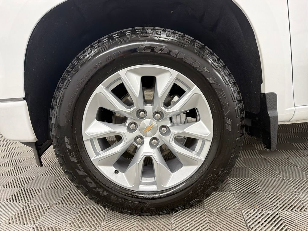 Used 2025 Chevrolet Silverado 1500 Custom image 15