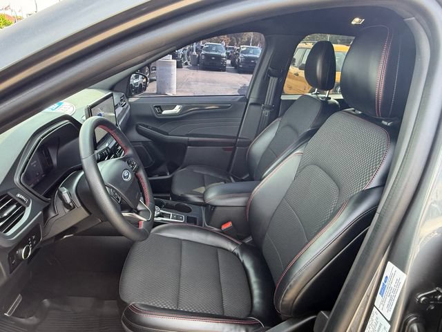Certified 2023 Ford Escape ST-Line w/ Tech Pack #1 AWD/4WD image 6