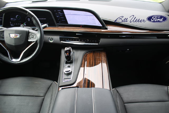 Used 2024 Cadillac Escalade Premium Luxury w/ LPO, Floor Liner Package AWD/4WD image 16