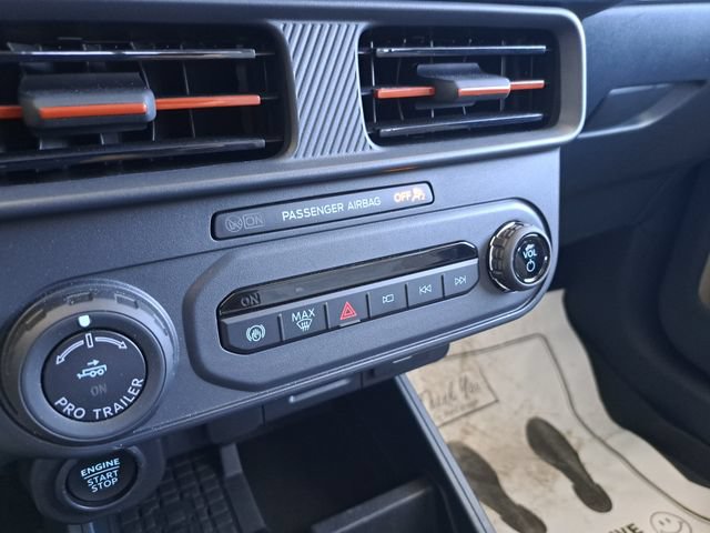 Certified 2025 Ford Maverick Lariat AWD/4WD image 12