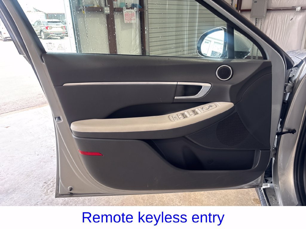 Used 2025 Hyundai Sonata SEL FWD image 28