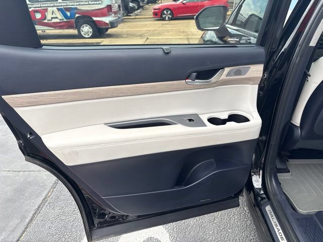 Used 2022 Hyundai Palisade Limited FWD image 19