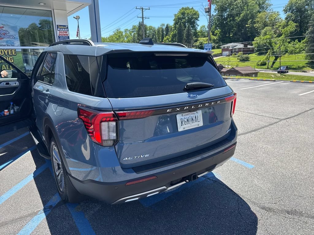 Certified 2025 Ford Explorer Active w/ Active Comfort Package AWD/4WD image 7