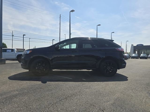 Certified 2022 Ford Edge SE w/ Black Appearance Package AWD/4WD image 12