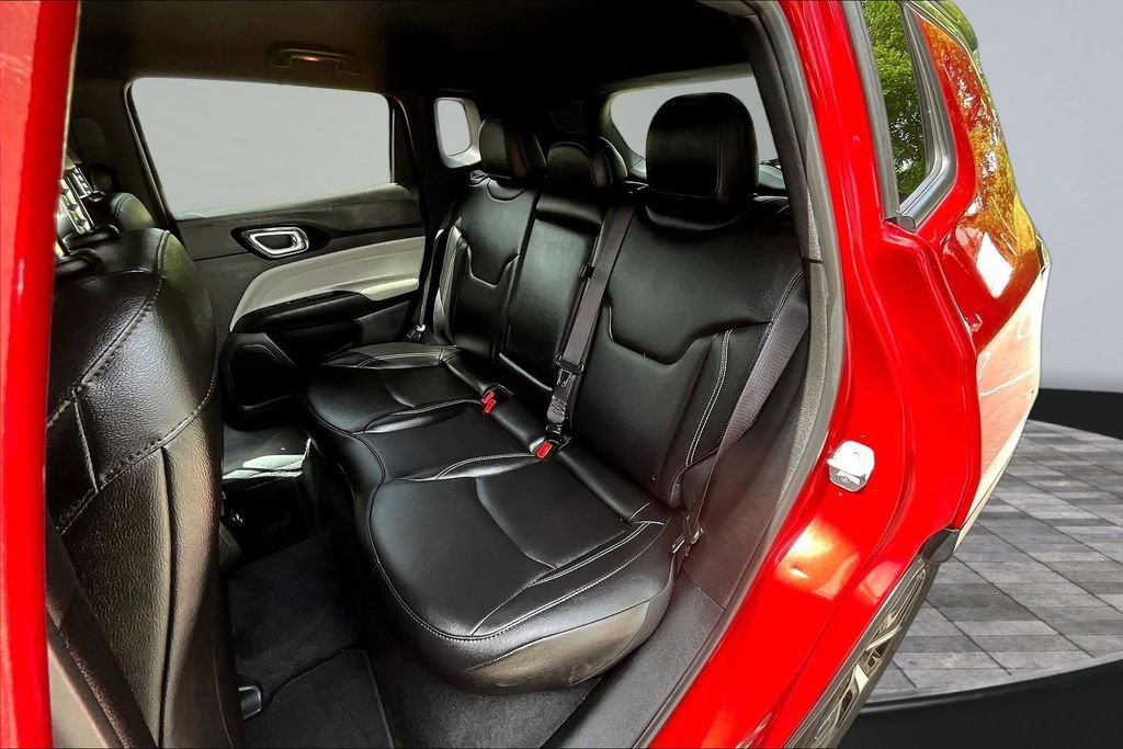 Used 2025 Jeep Compass Limited AWD/4WD image 21