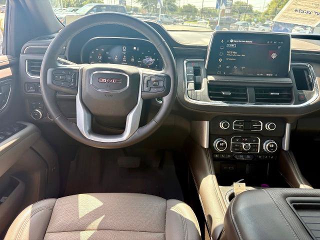 Used 2023 GMC Yukon XL SLT w/ SLT Premium Package AWD/4WD image 12