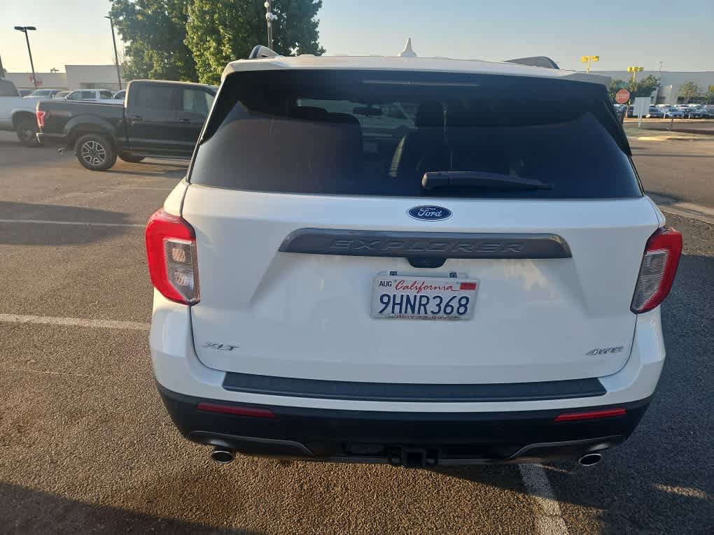 Certified 2023 Ford Explorer XLT w/ Equipment Group 202A AWD/4WD image 7