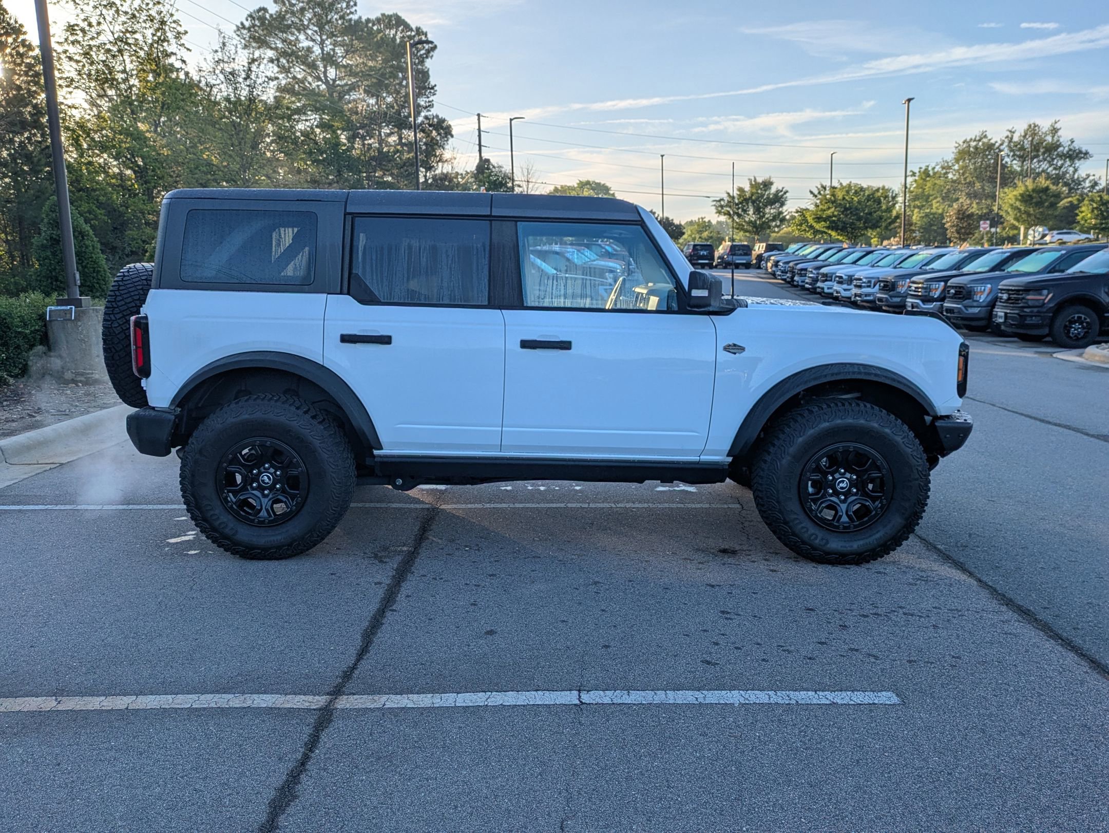Certified 2023 Ford Bronco Wildtrak AWD/4WD image 3